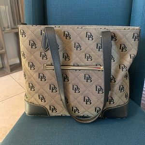 Dooney & Bourke Shoulder bag
